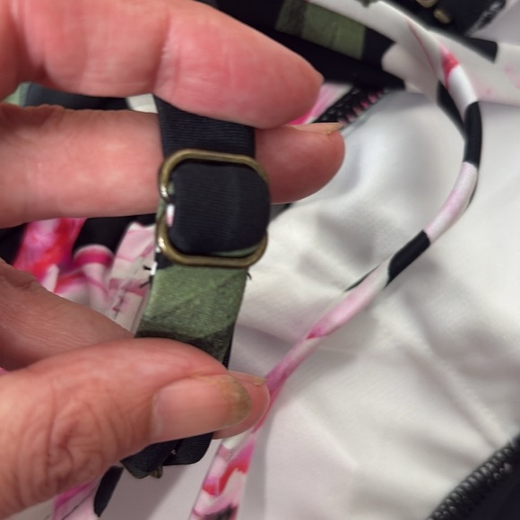 ISLAND ESCAPE Triple Tier Bandeau Tankini Top sz 6 Black Pink Swimwear NWT - Picture 7 of 10